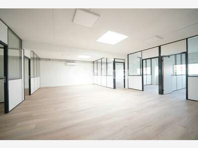 Bureaux de 175m² à louer en R+5 à Lyon 69007