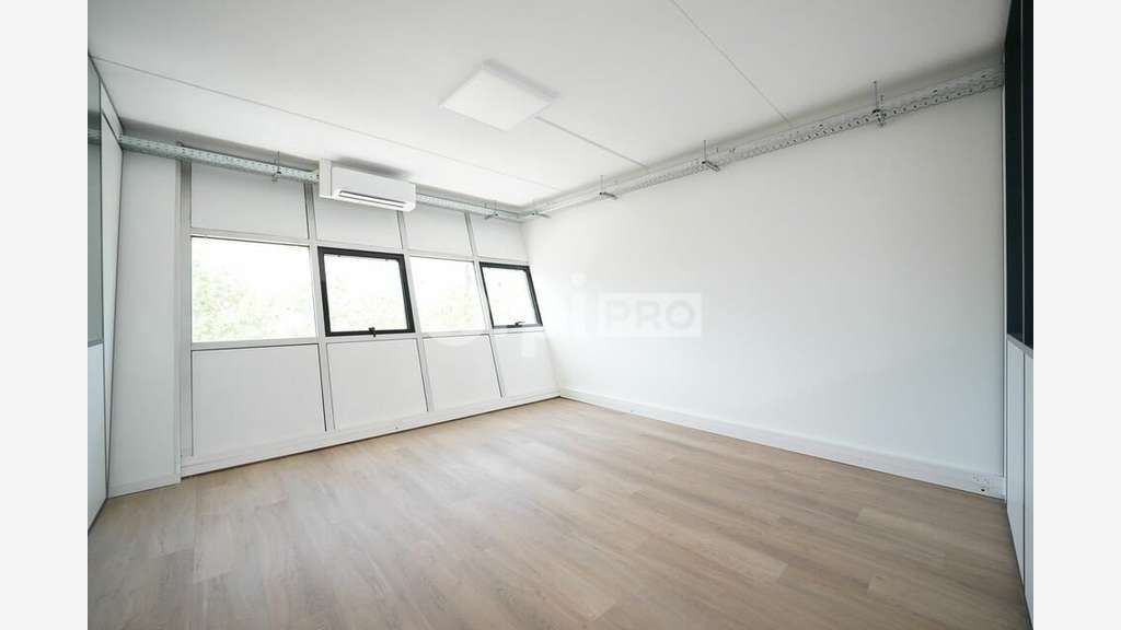 Bureaux de 175m² à louer en R+5 à Lyon 69007