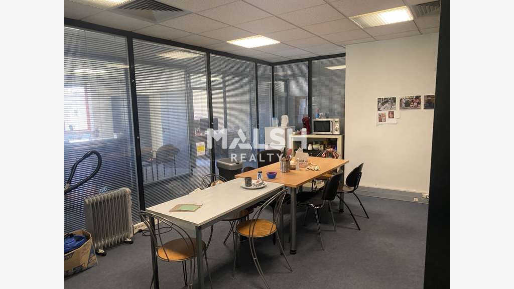A louer bureaux 220m² à Lyon 7e Gerland