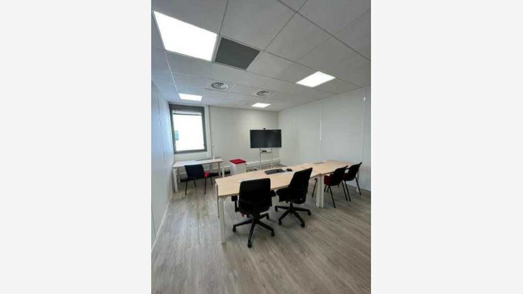 Bureaux en très bon état à louer à Lyon 8e Bioparc