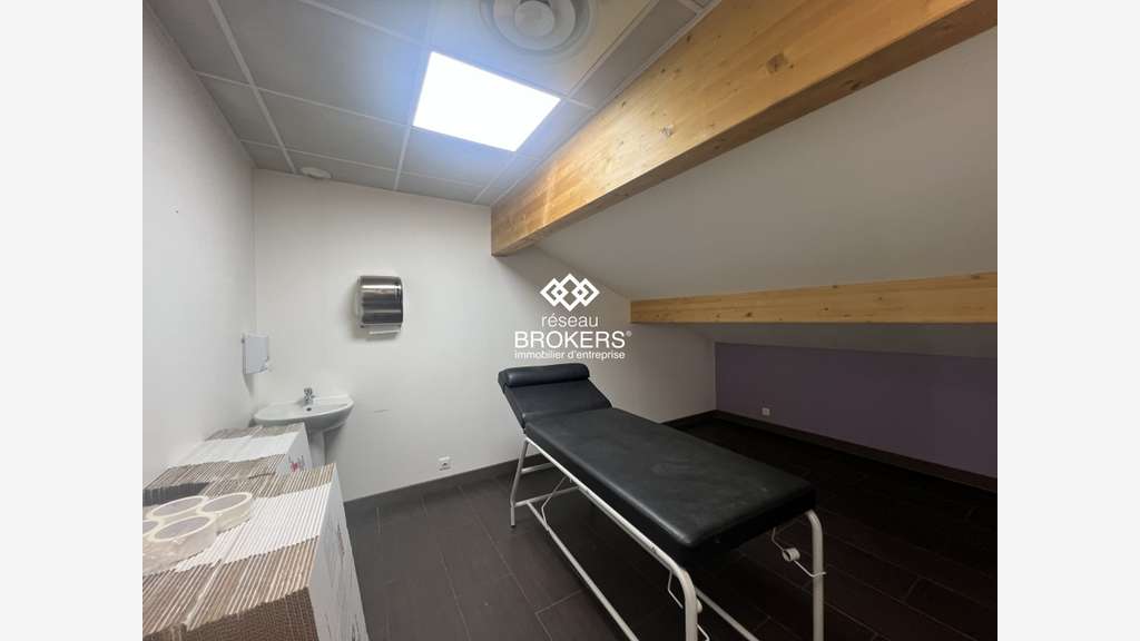 Bureaux 551m² ERP PMR à louer à Lyon 8e
