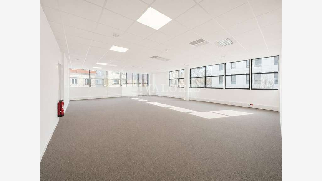 Bureaux neufs lumineux à louer à Lyon 8e Transvaal