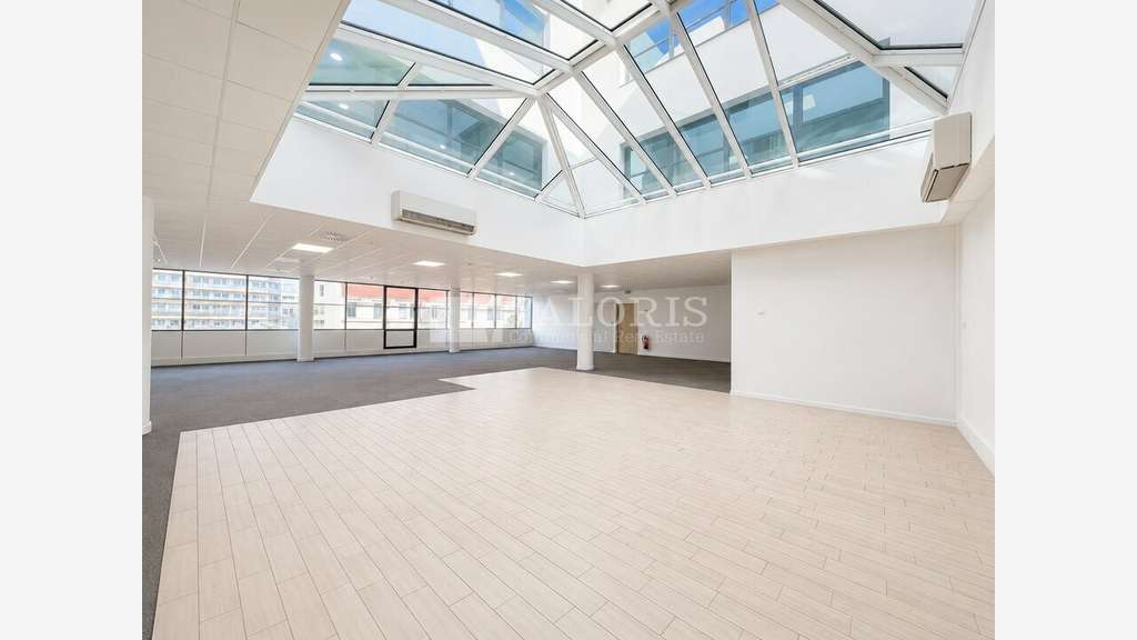 Bureaux neufs lumineux à louer à Lyon 8e Transvaal
