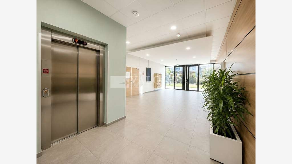 Bureaux neufs lumineux à louer à Lyon 8e Transvaal