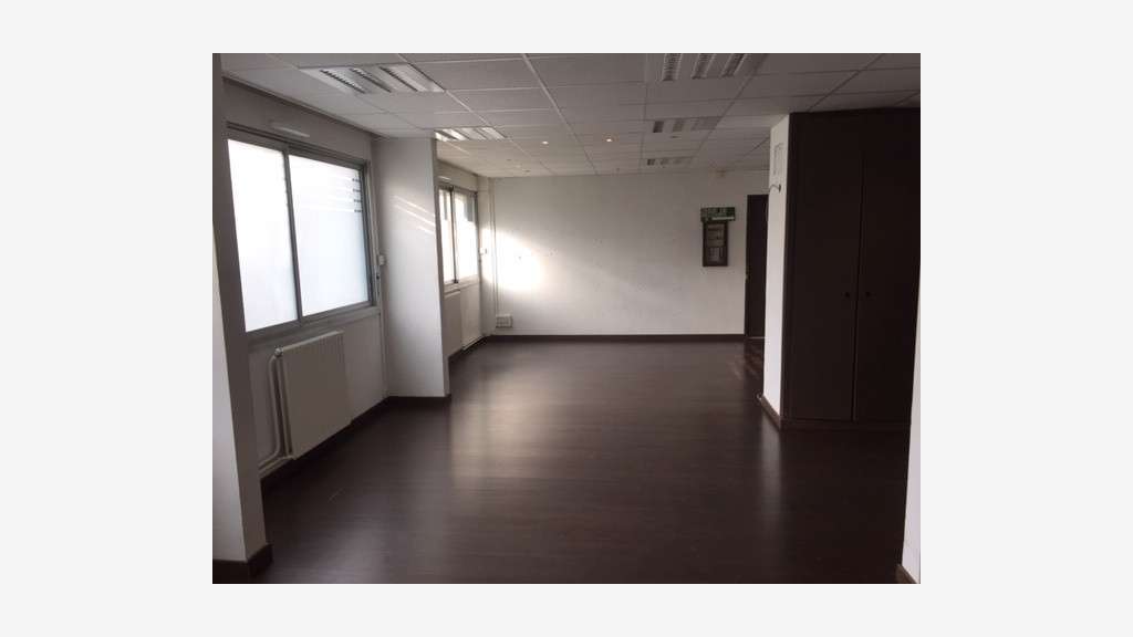 LYON 69008 - Avenue des Frères Lumière - A louer L