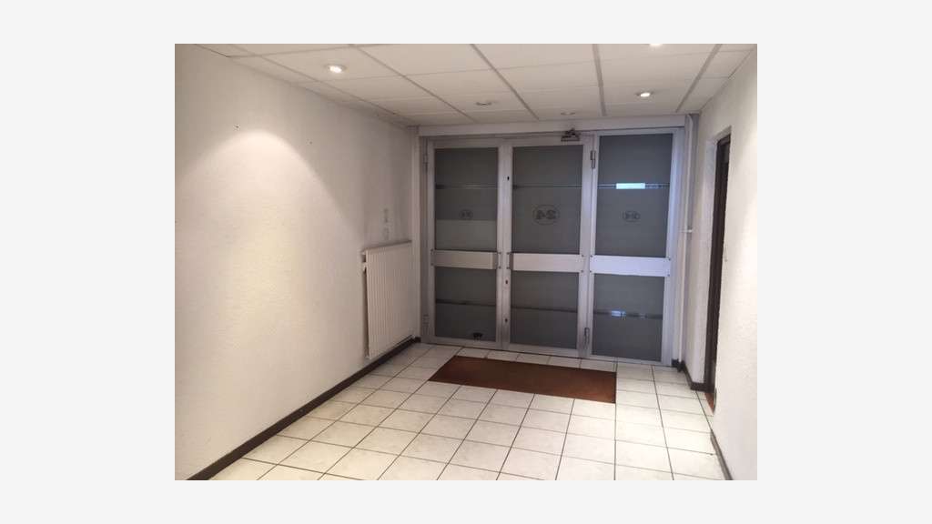 LYON 69008 - Avenue des Frères Lumière - A louer L