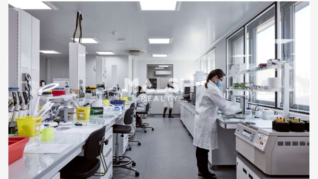 A louer bureaux 627m² proche facultés à Lyon 8e