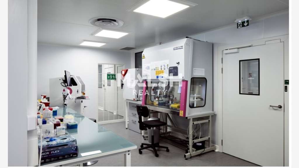 A louer bureaux 627m² proche facultés à Lyon 8e