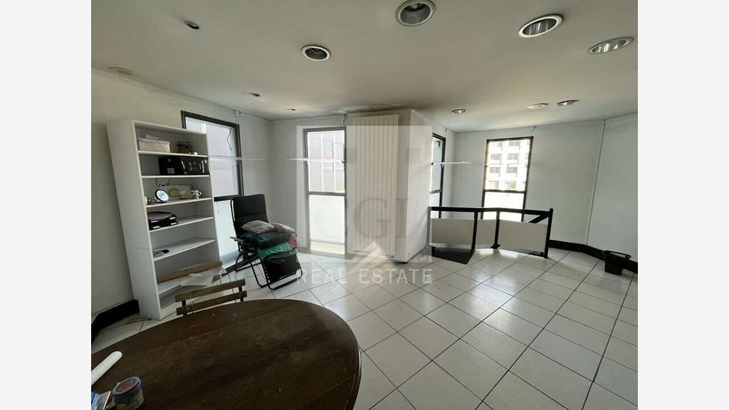 Bureaux lumineux 58m² à louer Lyon 9ème proche A6