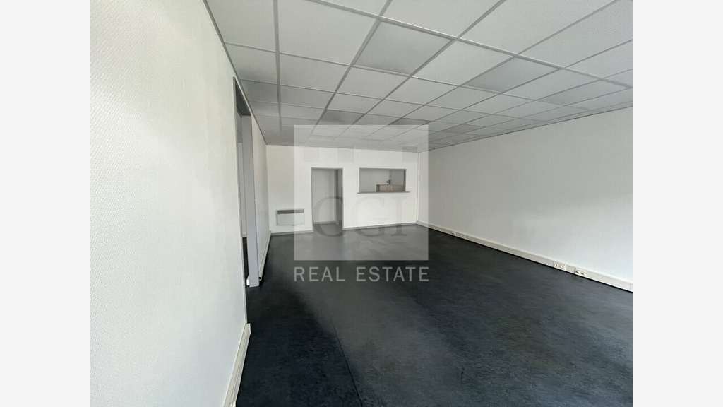 Bureaux 144m² à louer à Lyon 9e proche A6