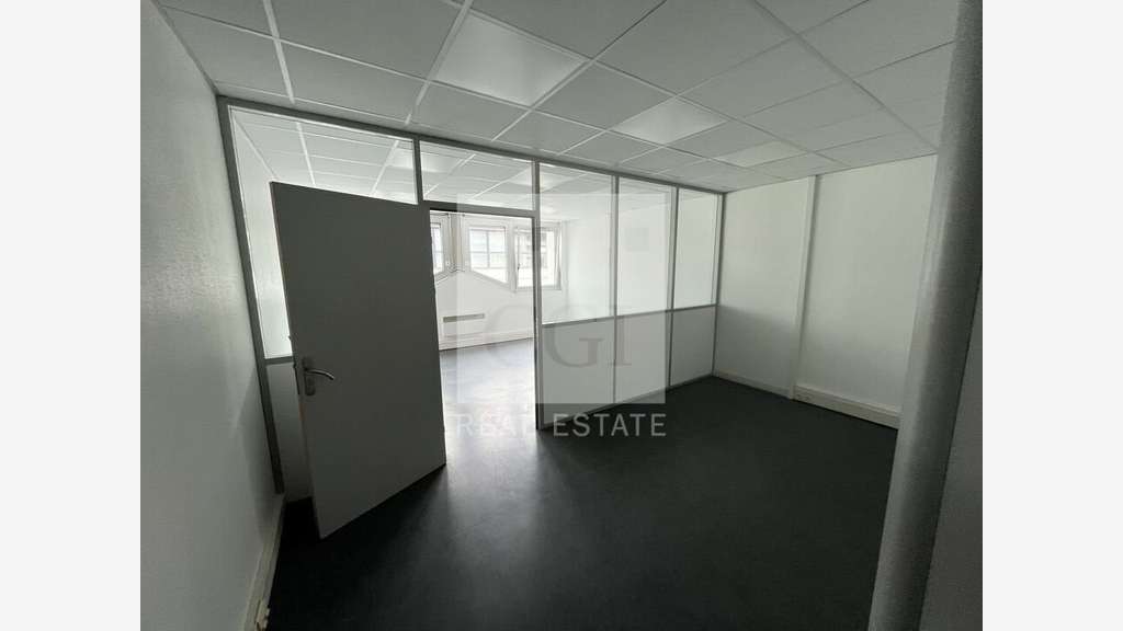 Bureaux 144m² à louer à Lyon 9e proche A6