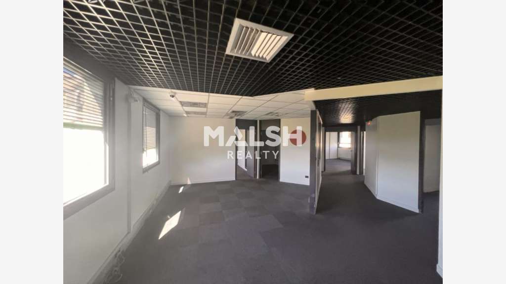 Bureaux 324m² à louer à Lyon 9e gare de Vaise