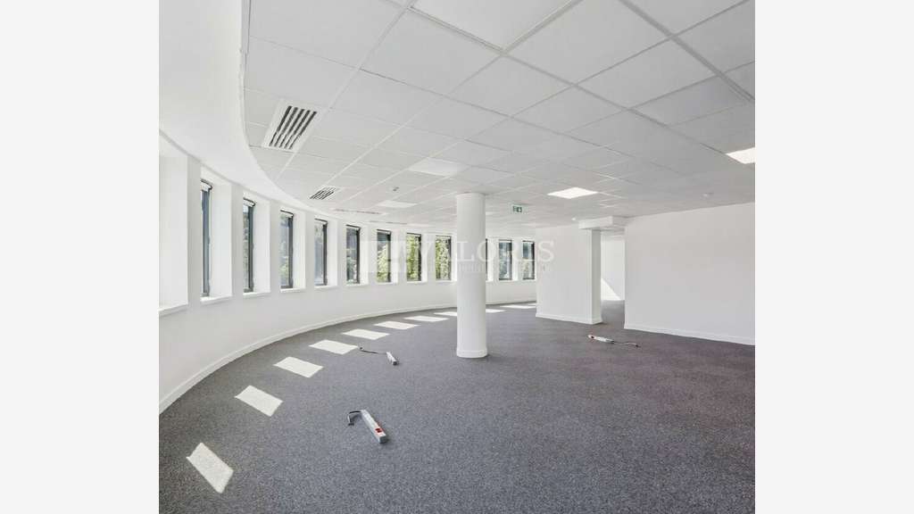 A louer bureaux rénovés 691m² Lyon 9e Gare Vaise