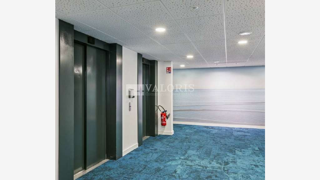 A louer bureaux rénovés 691m² Lyon 9e Gare Vaise