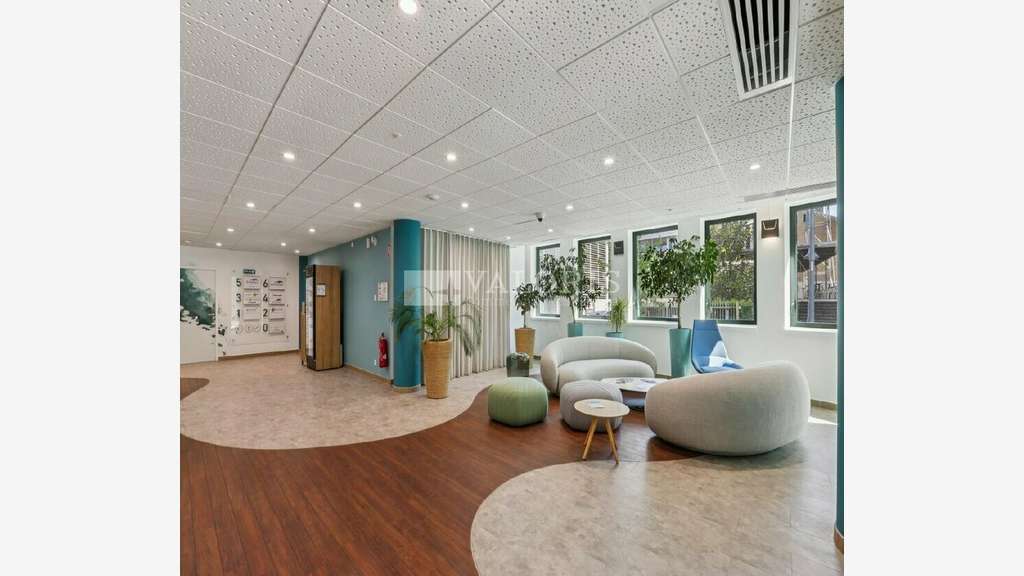 A louer bureaux rénovés 691m² Lyon 9e Gare Vaise