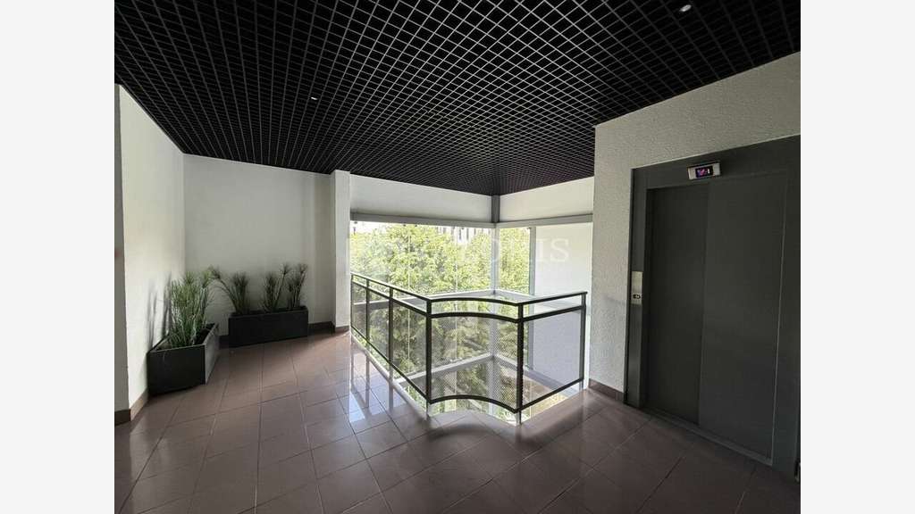 Bureaux 325m² à louer à Lyon 9e