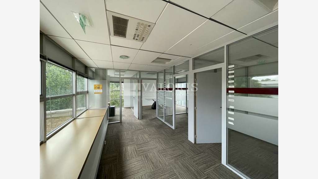 Bureaux 193m² à louer Lyon 9e Vaise
