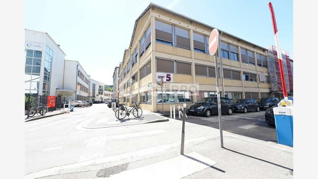 BUREAUX A LOUER - 50 m² - LYON 9
