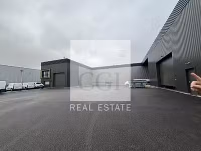A louer local d'activité récent 498m² à Chassieu
