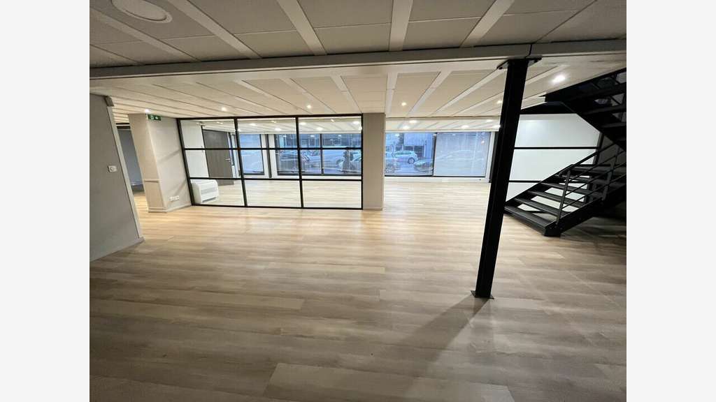 A louer bureaux 375m² à Lyon 9e Quais de Saône