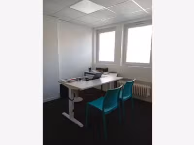 A louer bureaux de 103m² au 1er étage à Mâcon