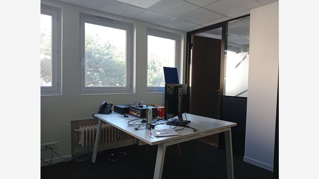 A louer bureaux de 103m² au 1er étage à Mâcon