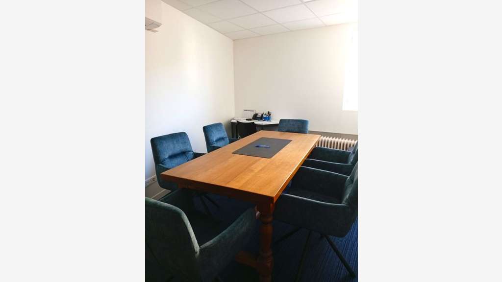 A louer bureaux de 103m² au 1er étage à Mâcon