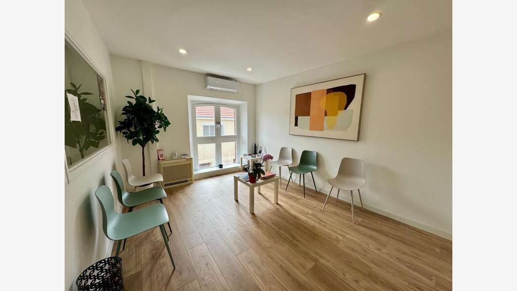 Bureau climatisé 13m² à louer à Magenta