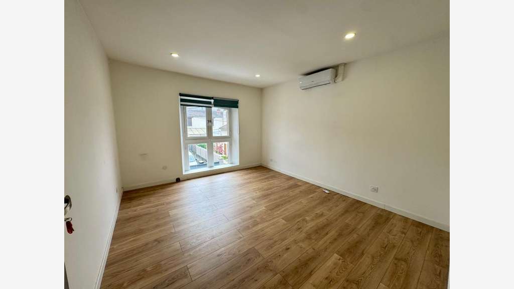 Bureau climatisé 13m² à louer à Magenta