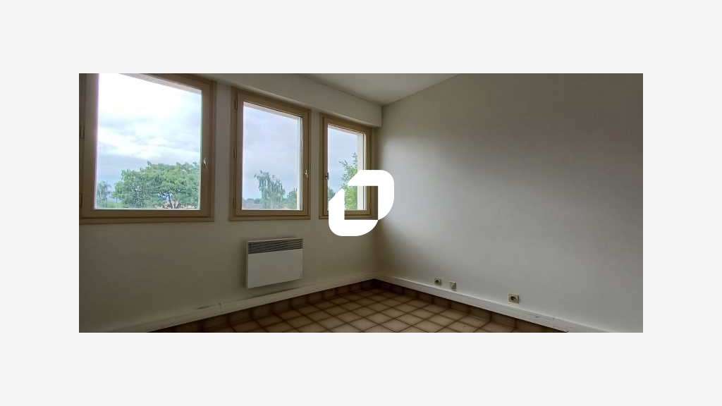 A louer Bureaux 75m² Magnanville