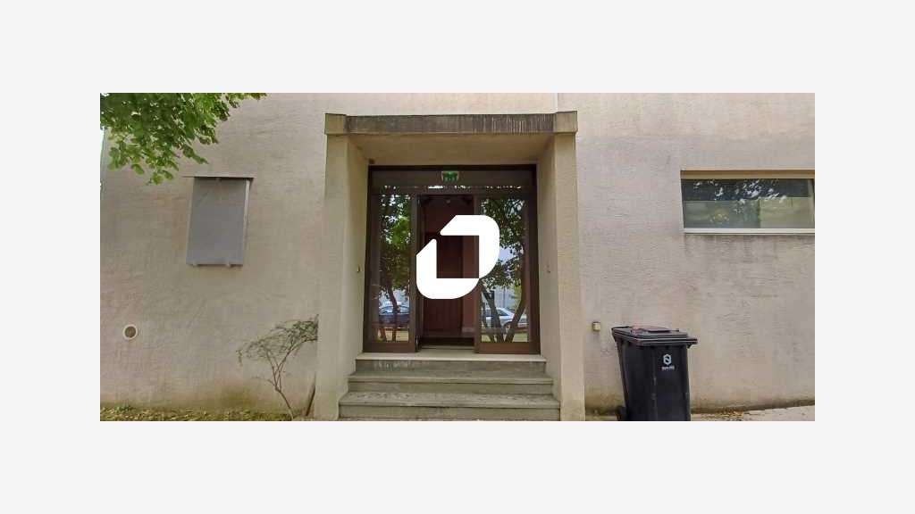 A louer Bureaux 75m² Magnanville