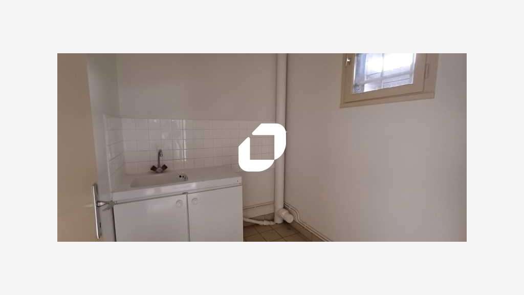A louer Bureaux 75m² Magnanville