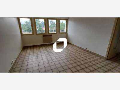 A louer Bureaux 75m² Magnanville