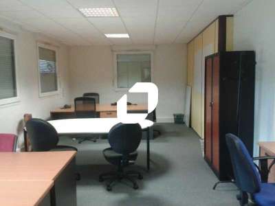 A louer Bureaux 81m² Magny le hongre
