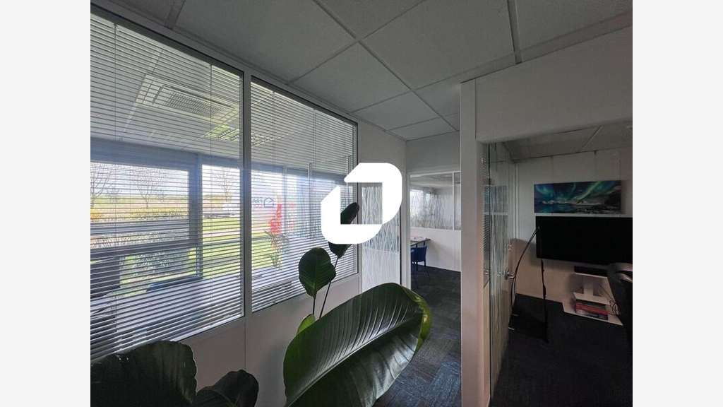 A louer Bureaux 184m² Magny le hongre
