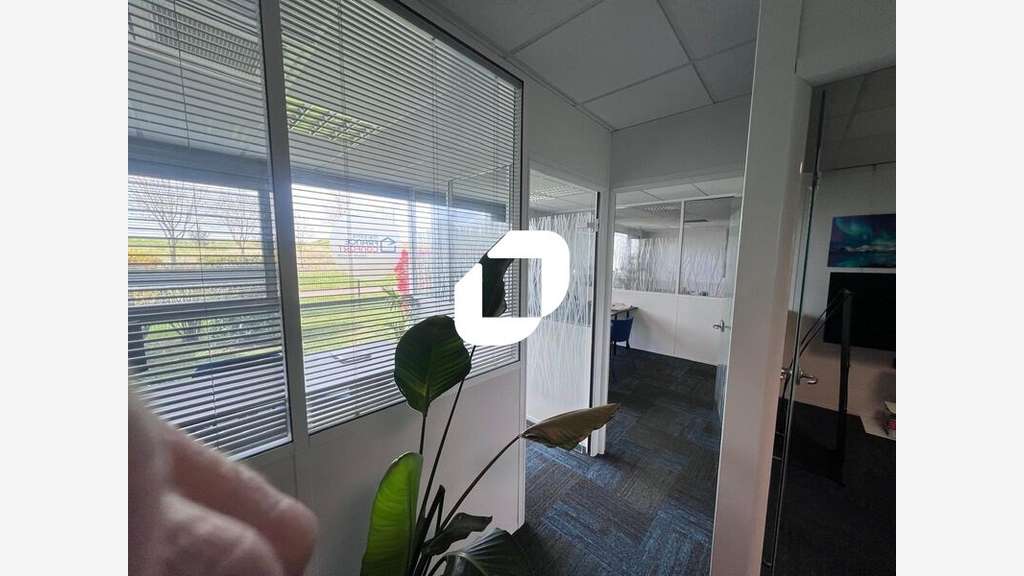 A louer Bureaux 184m² Magny le hongre