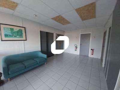 A louer Bureaux 40m² Magny les hameaux