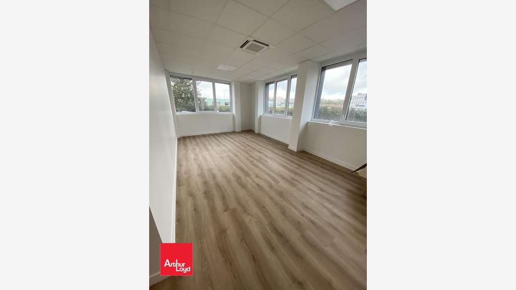 A louer locaux tertiaires 111m² agglo Chartres