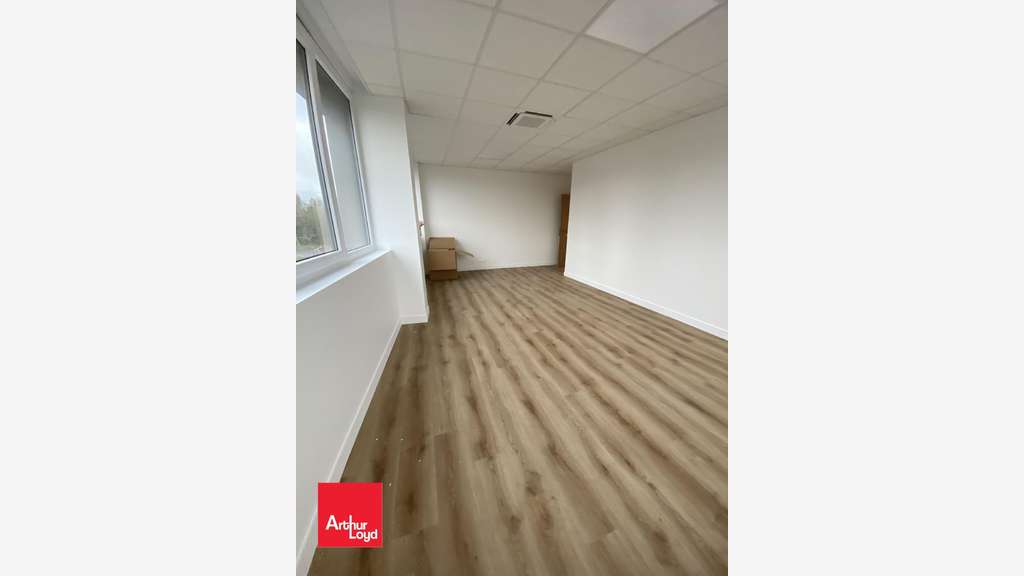 A louer locaux tertiaires 111m² agglo Chartres