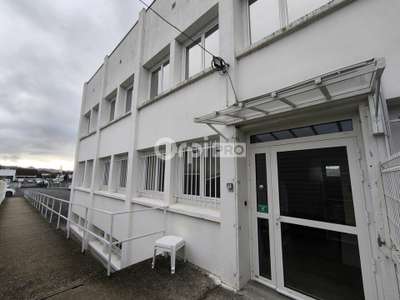 A louer bureaux 558m² sur 3 étages à Malemort