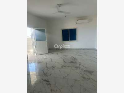 Bureau 150m² R+1 à louer à Mamoudzou