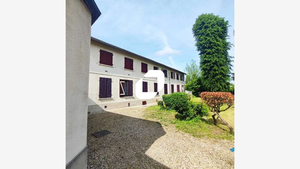 A louer Bureaux 1030m² Mandres les roses