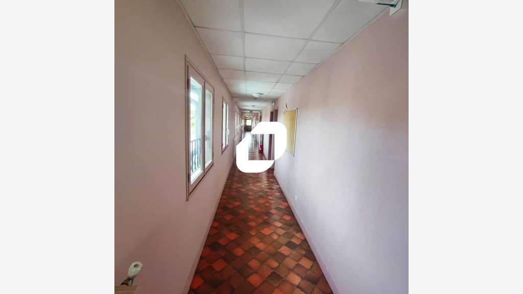 A louer Bureaux 1030m² Mandres les roses