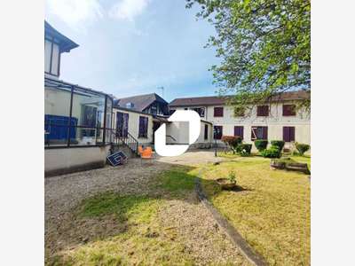 A louer Bureaux 1030m² Mandres les roses