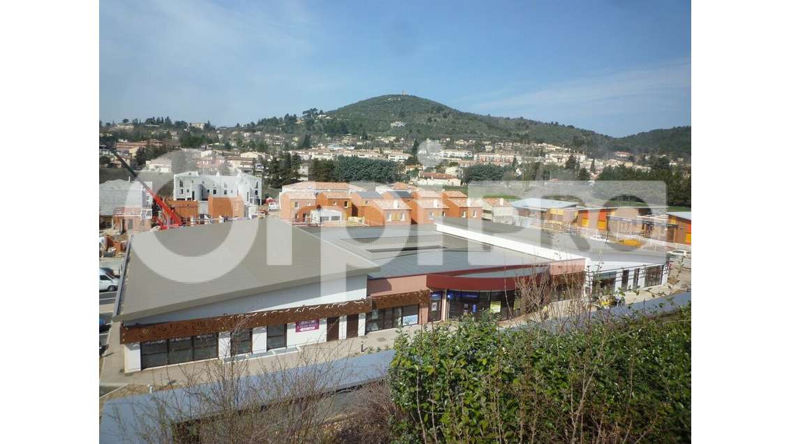 A louer locaux 59m² traversants à Manosque