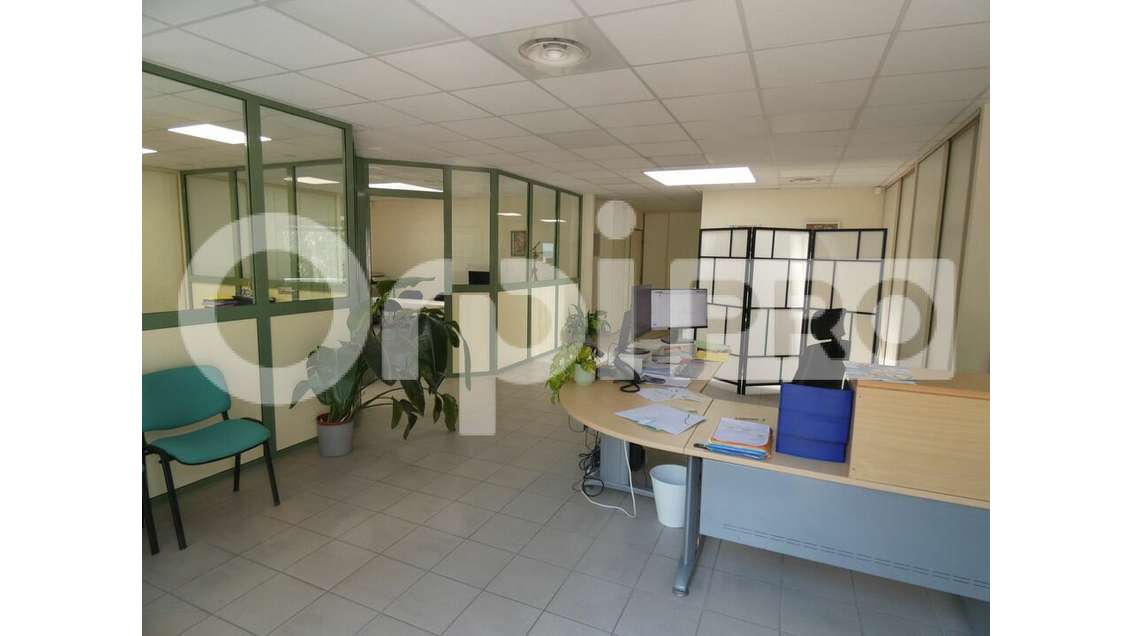 MANOSQUE - BUREAU à louer