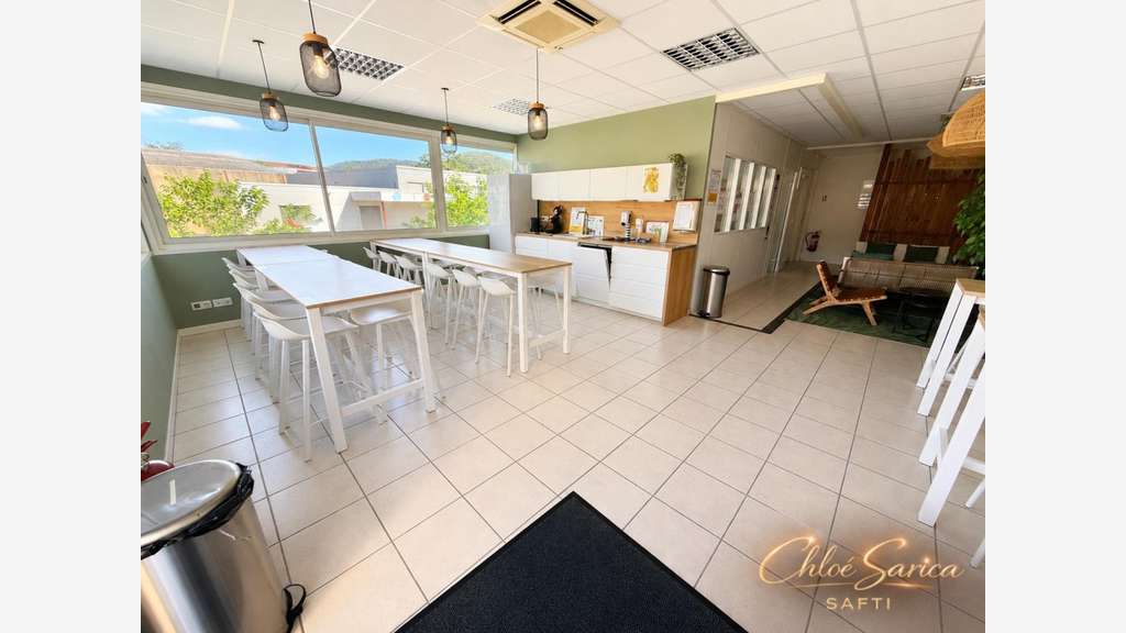 Vaste plateau professionnel 360m² à Manosque