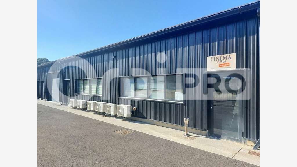A louer locaux proche sortie d'autoroute Manosque