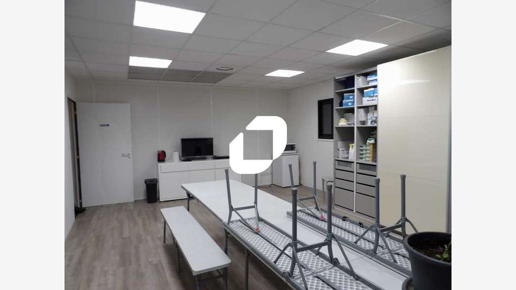 A louer Bureaux 115m² Mantes la ville