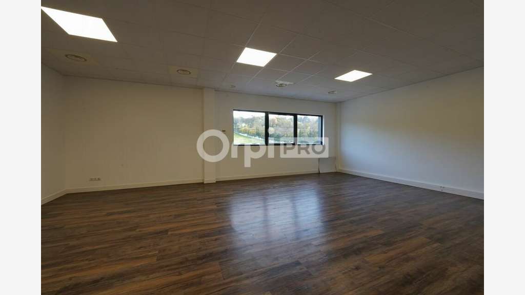 Bureaux 50 et 128m² à louer à Marcilly-d'Azergues